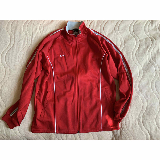 NIKE(ナイキ)の赤ジャージ NIKE キッズ/ベビー/マタニティのキッズ服女の子用(90cm~)(その他)の商品写真