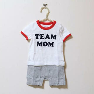 ベビーギャップ(babyGAP)のbabyGAP♡新品♡７０♡セパレート風ロンパース・TEAM MOM(ロンパース)