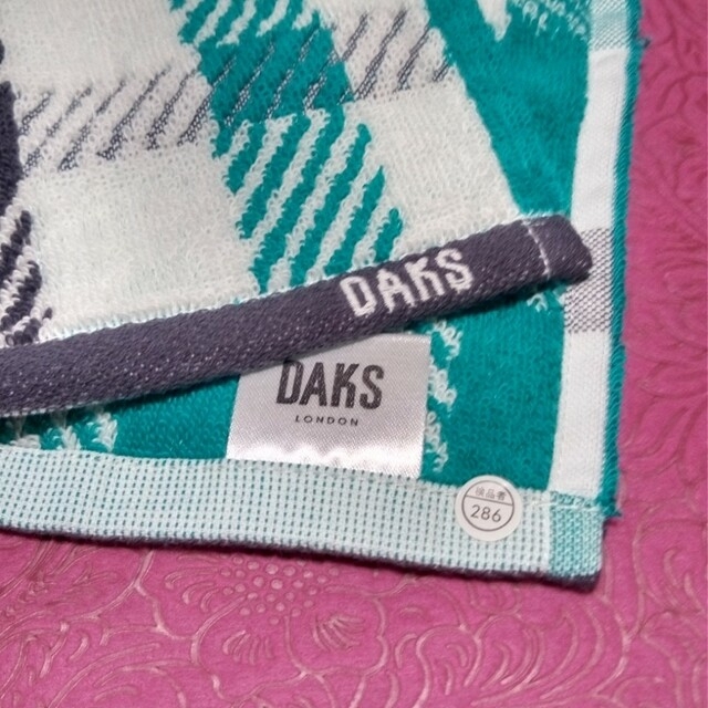 DAKS(ダックス)のDAKS 　ハンカチタオル レディースのファッション小物(ハンカチ)の商品写真