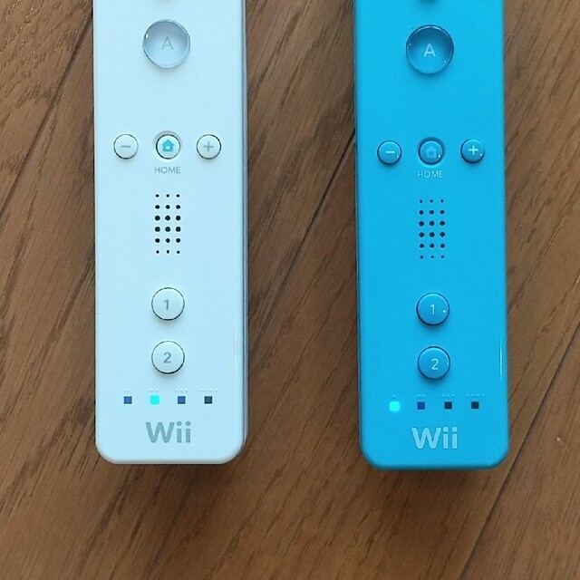 任天堂(ニンテンドウ)のWii 本体 と ソフト  色々セット エンタメ/ホビーのゲームソフト/ゲーム機本体(家庭用ゲーム機本体)の商品写真