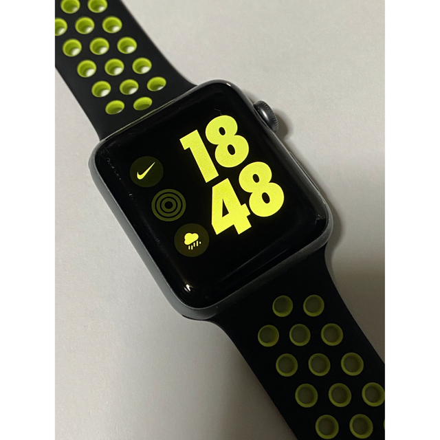 Apple Watch(アップルウォッチ)のアッブルウォッチ 2  NIKE 42mm GPS ジャンク！Apple スマホ/家電/カメラのスマートフォン/携帯電話(その他)の商品写真