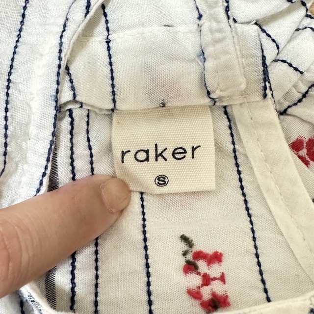 raker／フラワーブラウス／S(90相当) キッズ/ベビー/マタニティのキッズ服女の子用(90cm~)(ブラウス)の商品写真