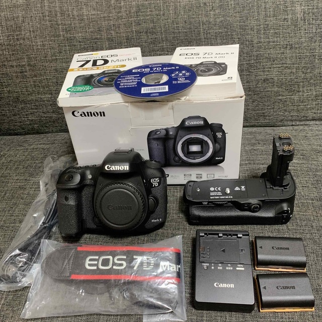 セール中！Canon EOS 7D mark2 バッテリーグリップ付