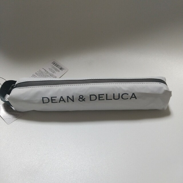 DEAN & DELUCA(ディーンアンドデルーカ)の新品　2023 限定　DEAN & DELUCA 折り畳み傘 晴雨兼用 レディースのファッション小物(傘)の商品写真