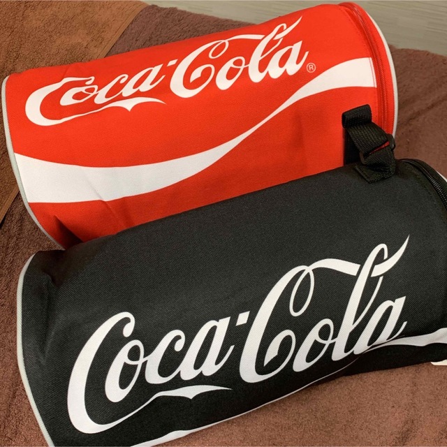 コカ・コーラ(コカコーラ)のコカ・コーラショルダークーラーバック レッド&ブラック 2個セット エンタメ/ホビーのコレクション(その他)の商品写真