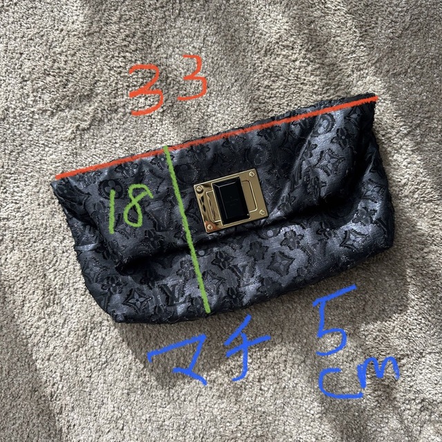 LOUIS VUITTON(ルイヴィトン)の超美品　VUITTON クラッチバッグ　black レディースのバッグ(クラッチバッグ)の商品写真