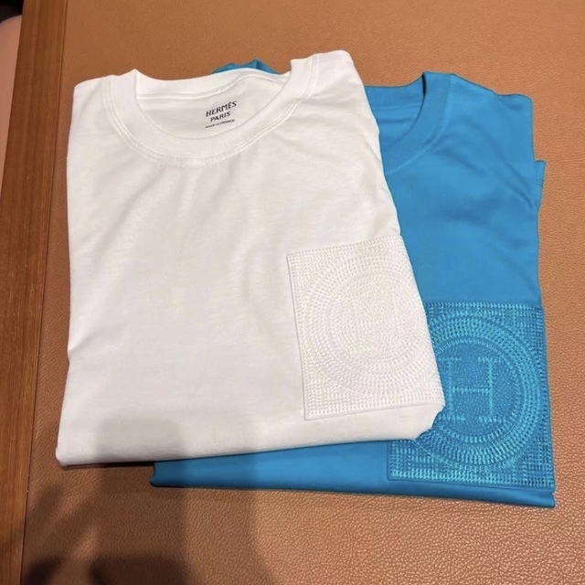 Hermes(エルメス)の【新品未使用】エルメス Tシャツ 刺繍入りポケット 34 ホワイト レディースのトップス(Tシャツ(半袖/袖なし))の商品写真