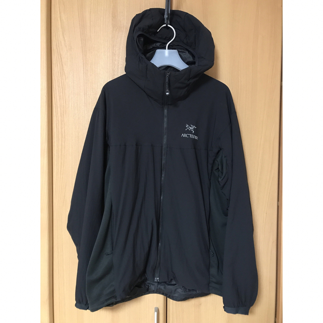 ARC'TERYX(アークテリクス)の中古 送料込み ARC'TERYX ATOM LT フーディLサイズ メンズのジャケット/アウター(マウンテンパーカー)の商品写真