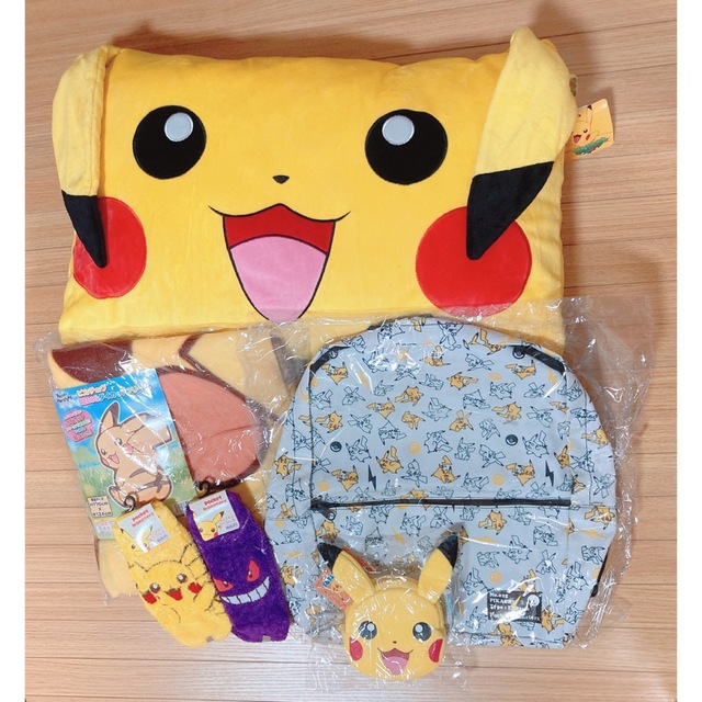 ポケモン(ポケモン)の全新品！ピカチュウグッズ 6点まとめ売り エンタメ/ホビーのおもちゃ/ぬいぐるみ(キャラクターグッズ)の商品写真