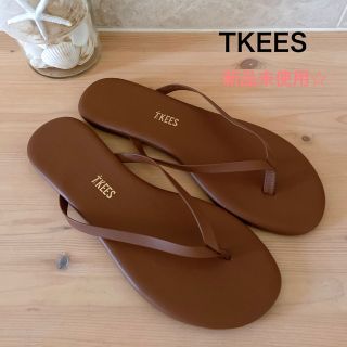 ティキーズ(TKEES)の新品未使用☆ TKEES ティキーズ サンダル ブラウン(サンダル)