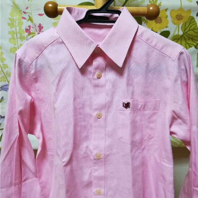 BeBe(ベベ)の✨BeBe ベベ ピンク色の長袖シャツ120サイズ キッズ/ベビー/マタニティのキッズ服男の子用(90cm~)(ブラウス)の商品写真