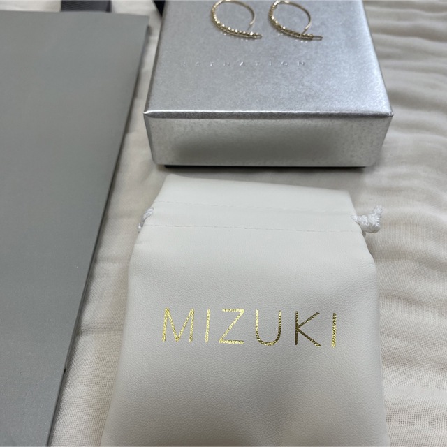 美品】MIZUKI ミズキ 14KYG スモール バナナフープ フープ バナナ ...