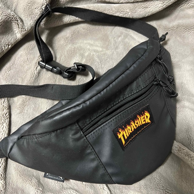 THRASHER バッグ メンズのバッグ(ボディーバッグ)の商品写真