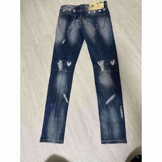 DSQUARED2(ディースクエアード)のディースクエアード　ダメージジーンズ　サイズ46 メンズのパンツ(デニム/ジーンズ)の商品写真