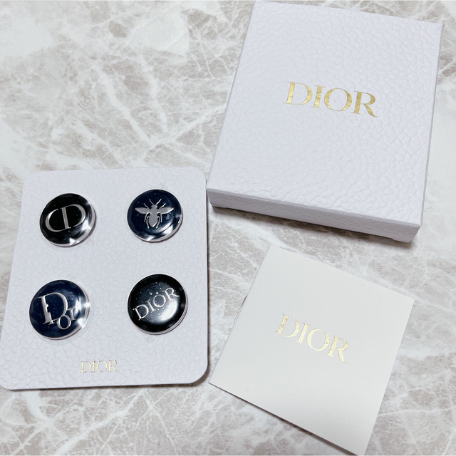 Dior(ディオール)のDior ピンバッジ エンタメ/ホビーのアニメグッズ(バッジ/ピンバッジ)の商品写真