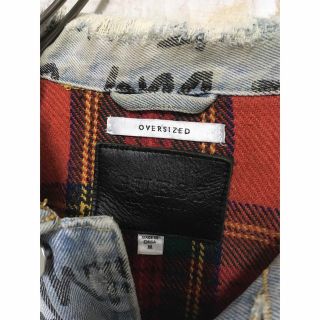 【激レア即完売】GUESS 総柄 落書き ペイント オーバーサイズ 大森元貴着用