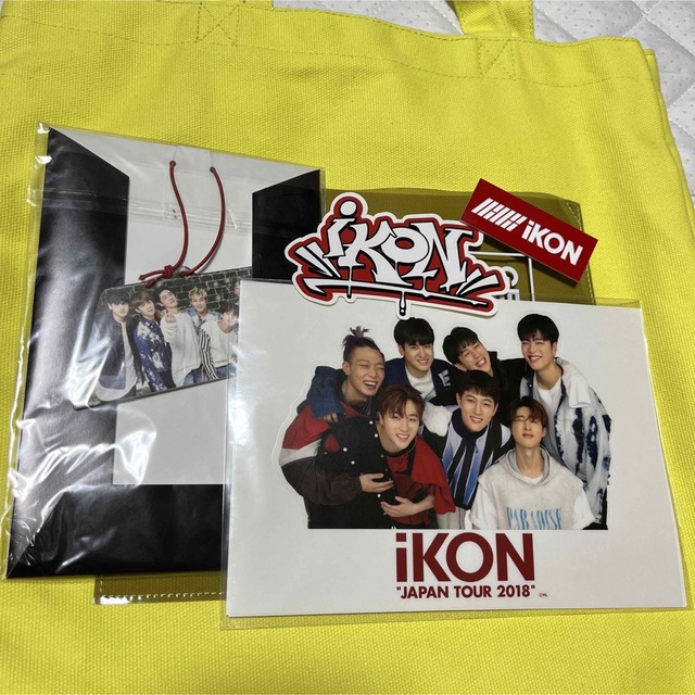 iKON(アイコン)のiKON トートバッグ エンタメ/ホビーのタレントグッズ(ミュージシャン)の商品写真
