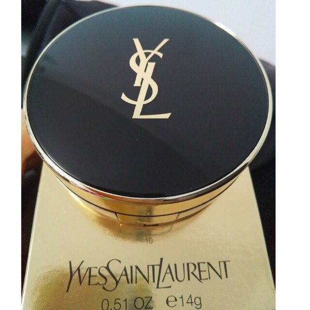 Yves Saint Laurent Beaute(イヴサンローランボーテ)のイヴサンローラン yves saint laurent アンクルドポールクッショ コスメ/美容のベースメイク/化粧品(ファンデーション)の商品写真