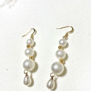 うねうねピアス コットンパール 結婚式 二次会 ハンドメイドピアス ピアス(ピアス)