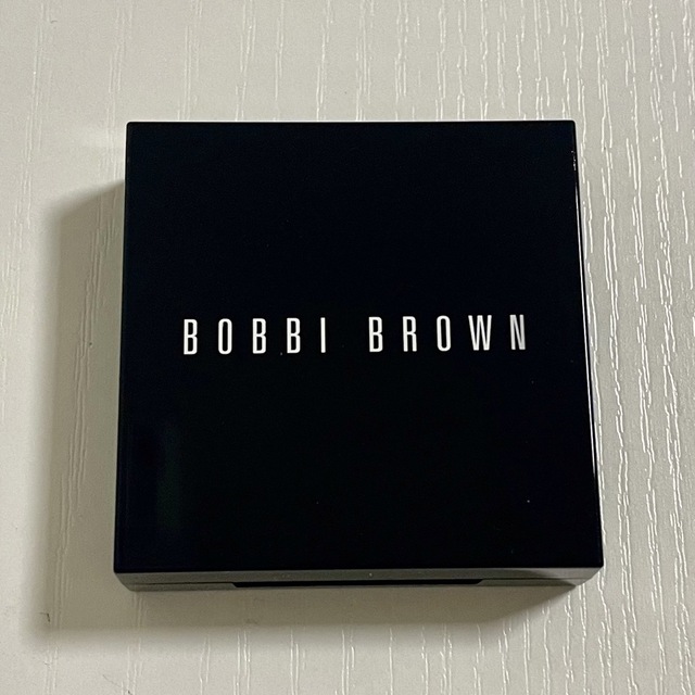 BOBBI BROWN(ボビイブラウン)のボビイブラウン　ミニ　ハイライティングパウダー　01 ピンクグロウ コスメ/美容のベースメイク/化粧品(フェイスパウダー)の商品写真