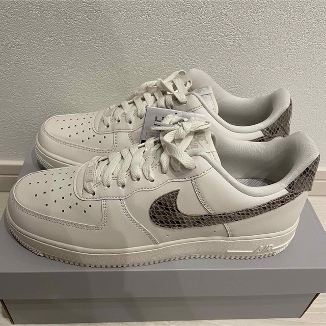 NIKE WMNS AIR FORCE 1 07 MID 白 スネーク 24.5