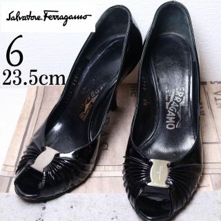 サルヴァトーレフェラガモ(Salvatore Ferragamo)のSalvatorefFerragamo 23.5 ヴァラリボン パンプス 黒(ハイヒール/パンプス)