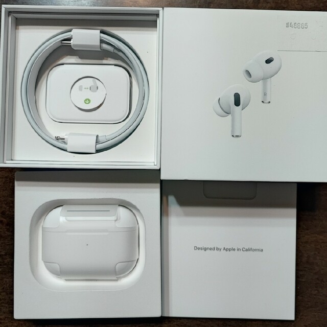 Apple(アップル)のAirPods Pro2 第2世代 MQD83J/A スマホ/家電/カメラのスマホアクセサリー(ストラップ/イヤホンジャック)の商品写真