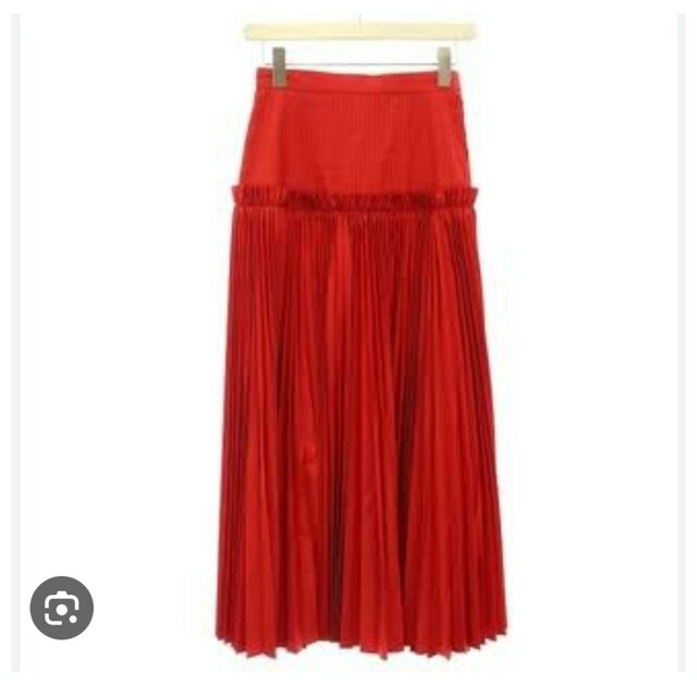 ENFOLD(エンフォルド)のenfold (エンフォルド)  赤 プリーツロングスカート レディースのスカート(ロングスカート)の商品写真