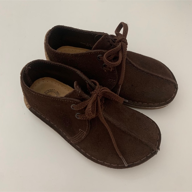 Clarks(クラークス)のClarks クラークス オリジナルス ブラウンカラー 16cm  キッズ/ベビー/マタニティのキッズ靴/シューズ(15cm~)(ブーツ)の商品写真