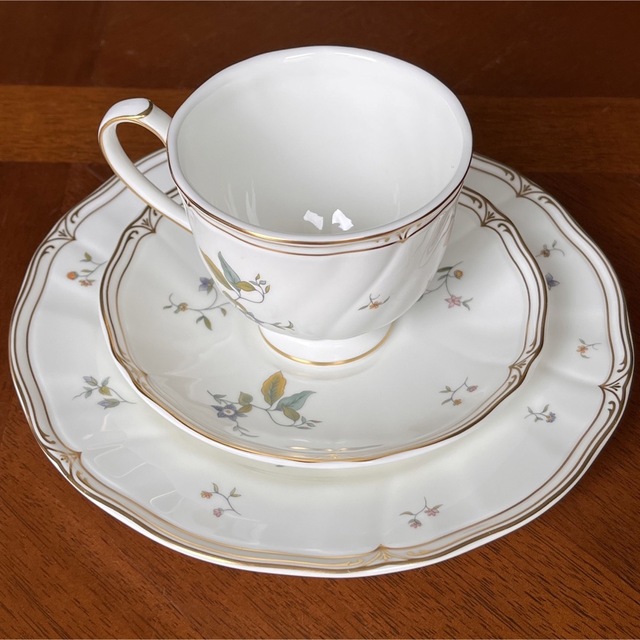 WEDGWOOD - 【黒壺美品】ウェッジウッド☆ローズミード☆トリオの通販