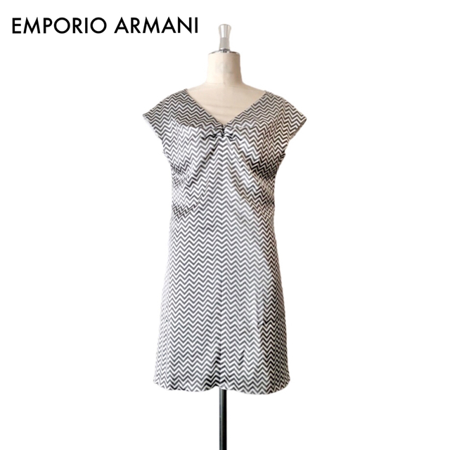 Emporio Armani - エンポリオアルマーニ/シェブロンワンピースの通販