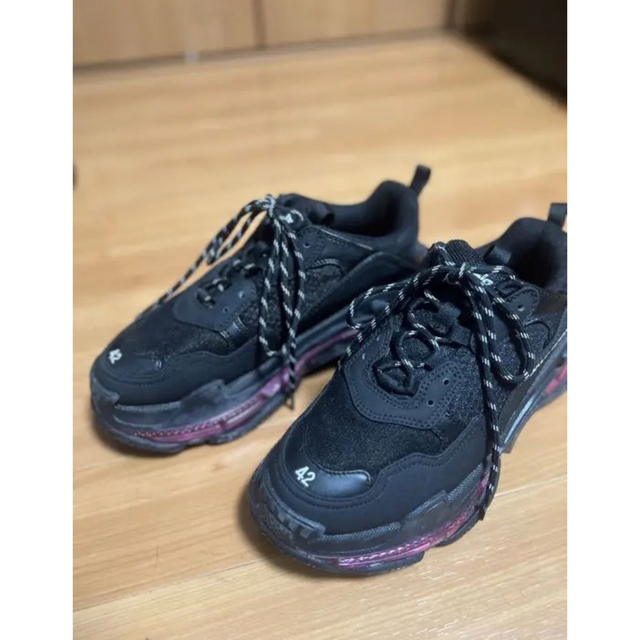 Balenciaga(バレンシアガ)のBALENCIAGA 41 triple S ブラック×ピンク クリアソール メンズの靴/シューズ(スニーカー)の商品写真