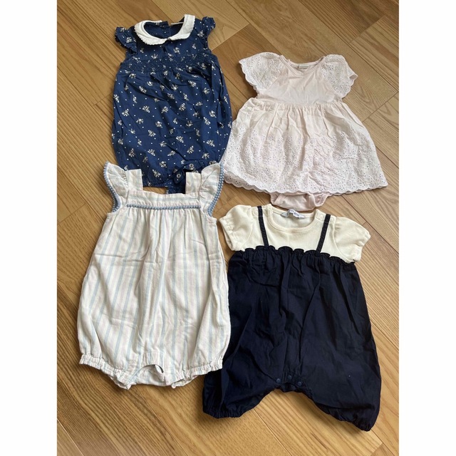 babyGAP(ベビーギャップ)のロンパース4枚セット キッズ/ベビー/マタニティのベビー服(~85cm)(ロンパース)の商品写真