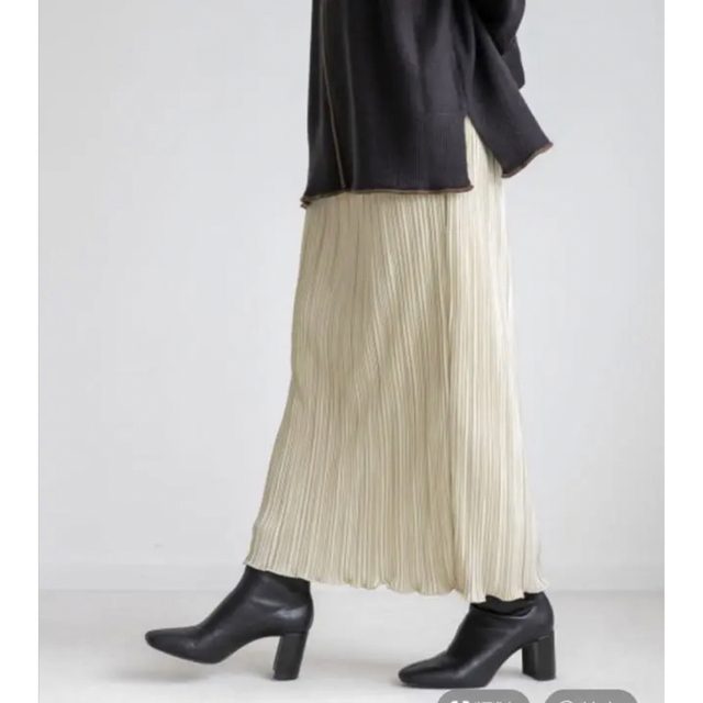 LOWRYS FARM(ローリーズファーム)のLOWRYS FARM　プリーツメロータイトスカート　フリーサイズ　アイボリー レディースのスカート(ロングスカート)の商品写真