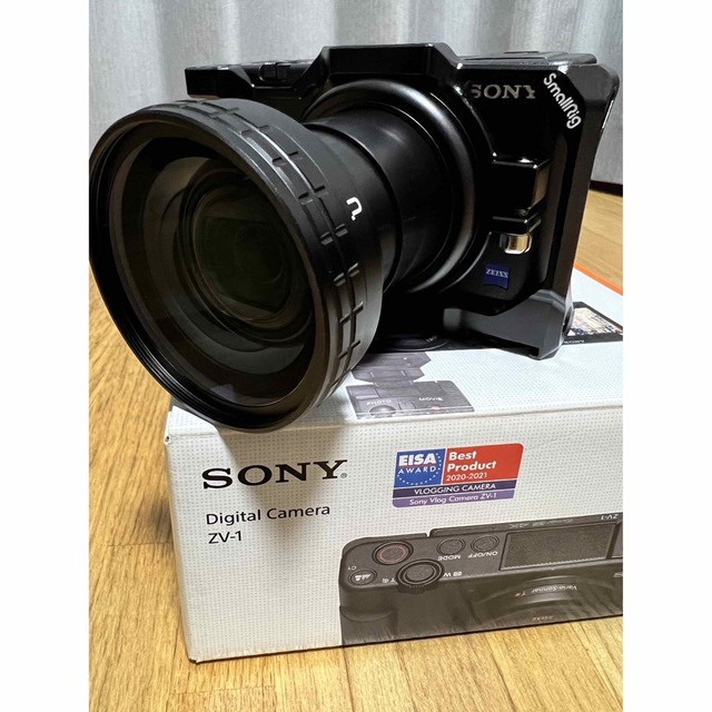 SONY(ソニー)のSONY ソニー VLOGCAM ZV-1 広角レンズ 専用ケージ付 スマホ/家電/カメラのカメラ(コンパクトデジタルカメラ)の商品写真