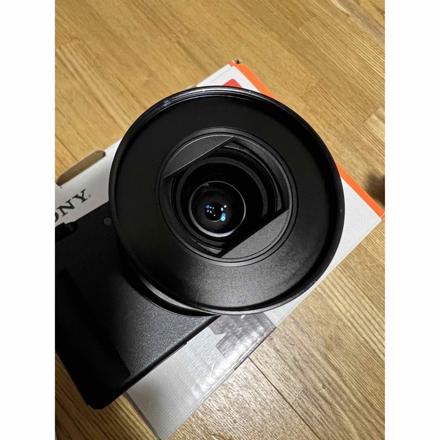 SONY(ソニー)のSONY ソニー VLOGCAM ZV-1 広角レンズ 専用ケージ付 スマホ/家電/カメラのカメラ(コンパクトデジタルカメラ)の商品写真