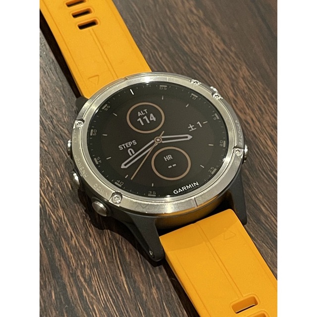 GARMIN(ガーミン)のfenix 5 Plus Sapphire Ti Gray メンズの時計(腕時計(デジタル))の商品写真