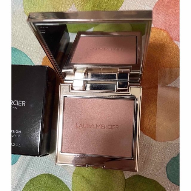 laura mercier(ローラメルシエ)のローラメルシエ  ブラッシュカラー R1 コスメ/美容のベースメイク/化粧品(チーク)の商品写真