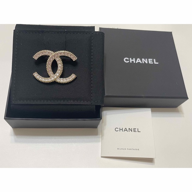 CHANEL シャネル　ブローチ　ココマーク　新品　限定　完売品　新作　ゴールドブローチ