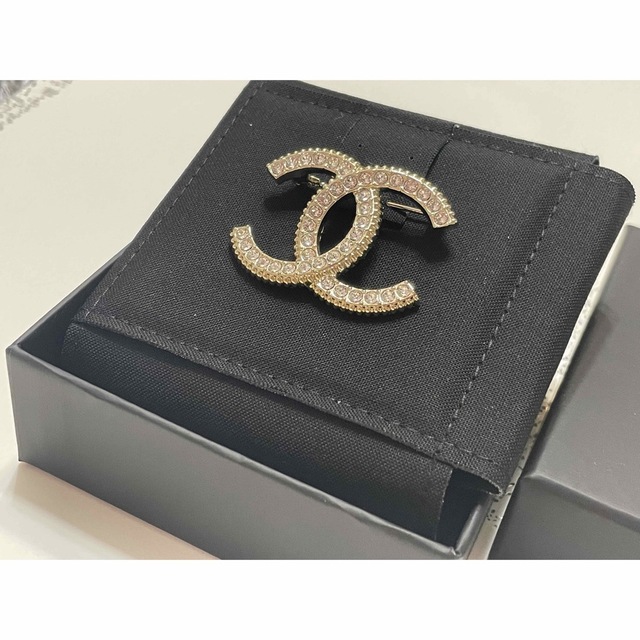 CHANEL シャネル　ブローチ　ココマーク　新品　限定　完売品　新作　ゴールド 2