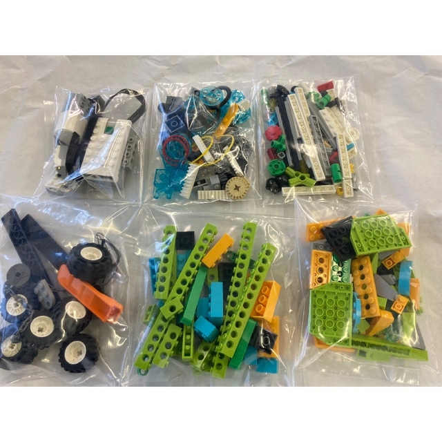 Lego(レゴ)の【中古】LEGO レゴ Education WeDo 2.0 マニュアル付き キッズ/ベビー/マタニティのおもちゃ(知育玩具)の商品写真
