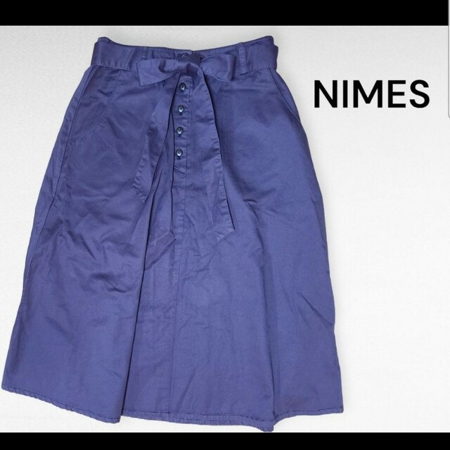 NIMES(ニーム)のニーム NIMES リボンベルト フロントボタン 膝丈スカート ネイビー S レディースのスカート(ひざ丈スカート)の商品写真