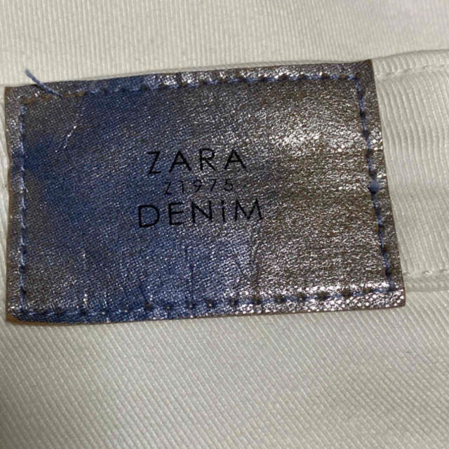 ZARA(ザラ)のZARA ホワイトデニム レディースのパンツ(デニム/ジーンズ)の商品写真