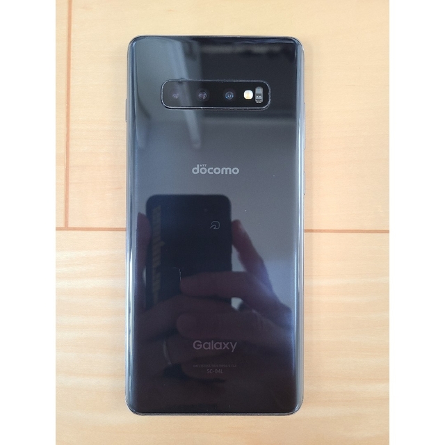 Galaxy(ギャラクシー)のGalaxy S10+ 黒 SIMロック解除済 docomo 美品 オマケ付き スマホ/家電/カメラのスマートフォン/携帯電話(スマートフォン本体)の商品写真