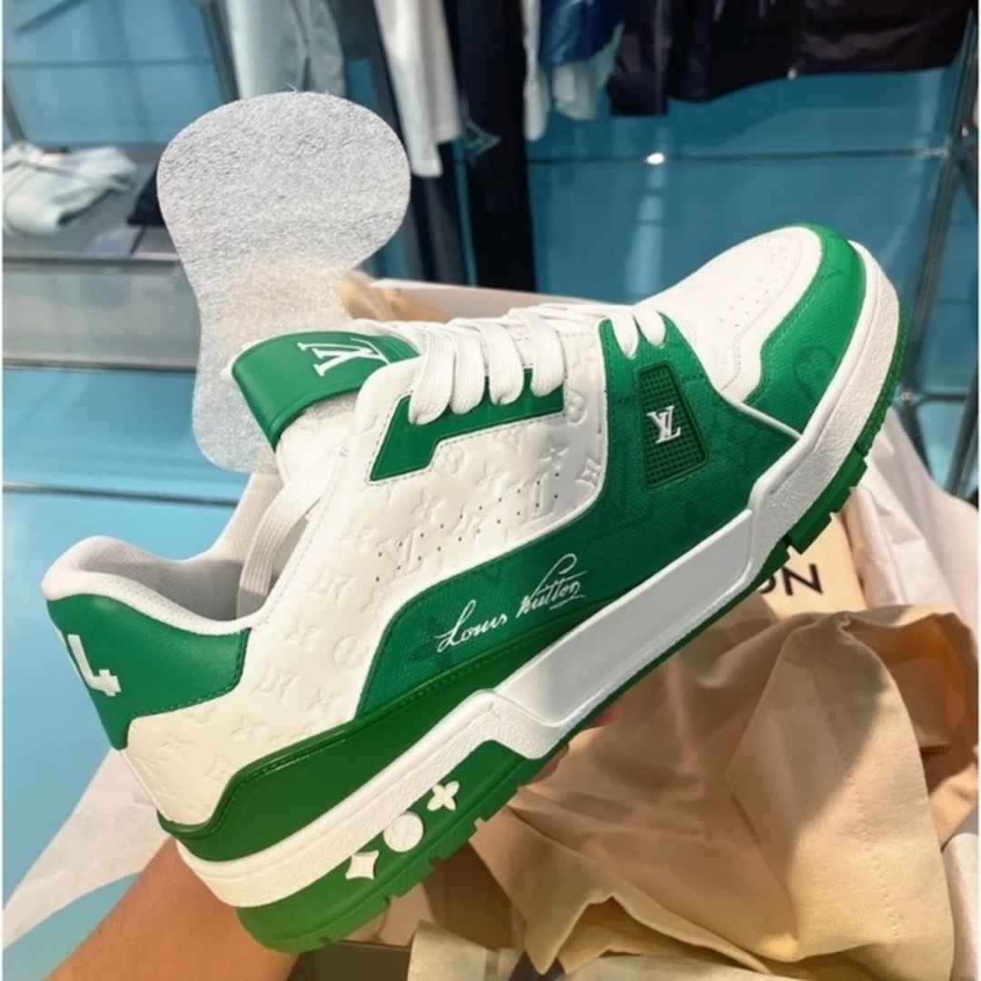 LV trainer green 女性 ヴィトントレイナー　スニーカー グリーン