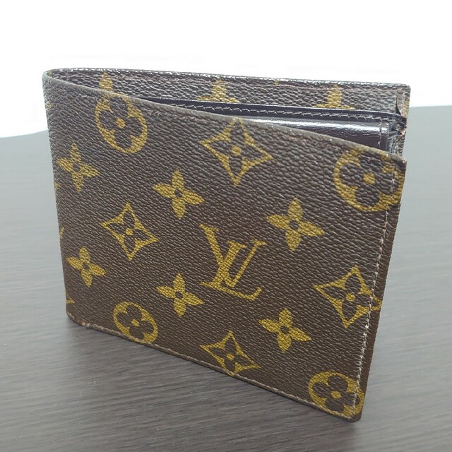 LOUIS VUITTON(ルイヴィトン)の【お手頃価格✨】ルイ・ヴィトン　 モノグラム　二つ折り財布 メンズのファッション小物(折り財布)の商品写真