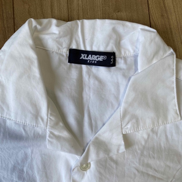 XLARGE(エクストララージ)のXLARGEKIDS 半袖シャツ　140 キッズ/ベビー/マタニティのキッズ服男の子用(90cm~)(Tシャツ/カットソー)の商品写真