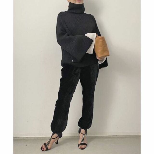 L'Appartement DEUXIEME CLASSE(アパルトモンドゥーズィエムクラス)の23SS L'Appartement Velor Rib Pants レディースのパンツ(その他)の商品写真