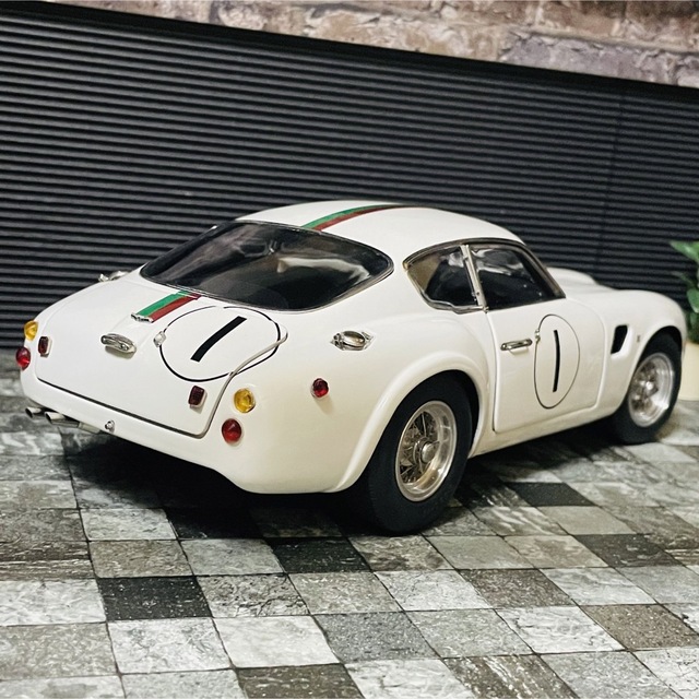 1/18 CMC アストンマーチン DB4 ザガート Le Mans 1961の通販 by TARGA