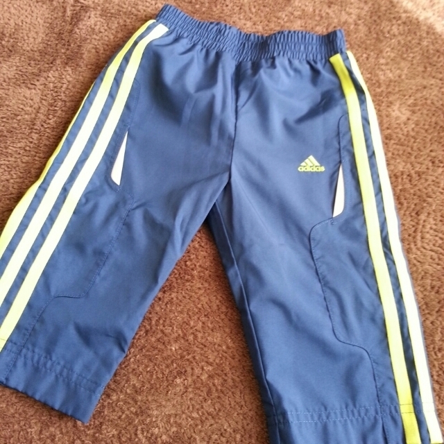 adidas(アディダス)のadidasキッズウェアです。 キッズ/ベビー/マタニティのキッズ服男の子用(90cm~)(その他)の商品写真